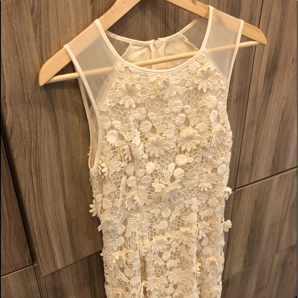 LACE FLOWER ROUND NECK MINI DRESS - Picture 2 of 7